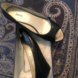 Jasmine Black Wedge